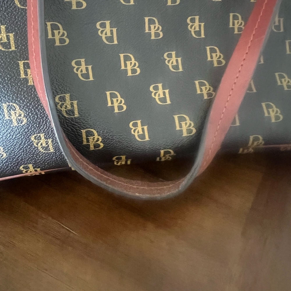 12 x 14 tote. Perfect for travel.